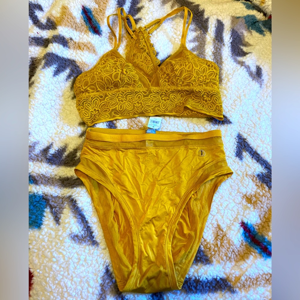 Aerie bralette and high waste panty set